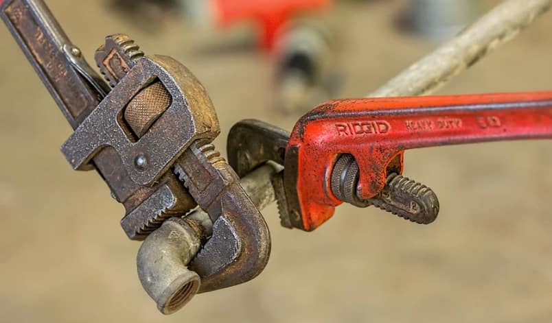 pipe wrench